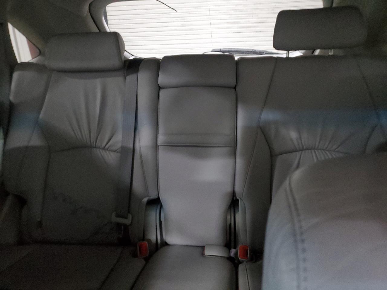 2004 Lexus RX - Image 10