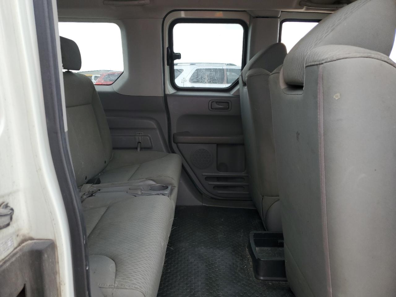 2010 Honda Element - Image 11