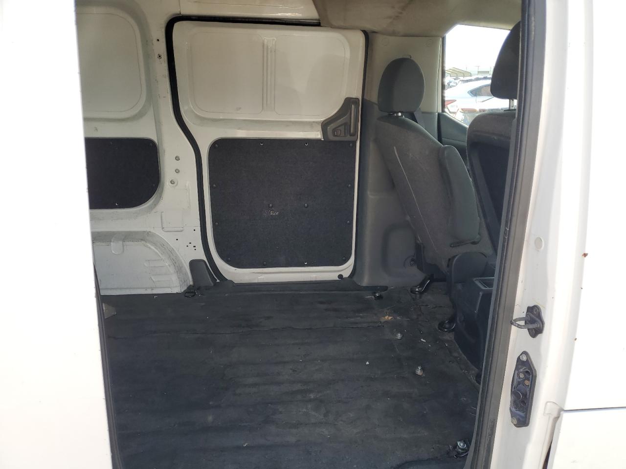 2015 Nissan NV - Image 11
