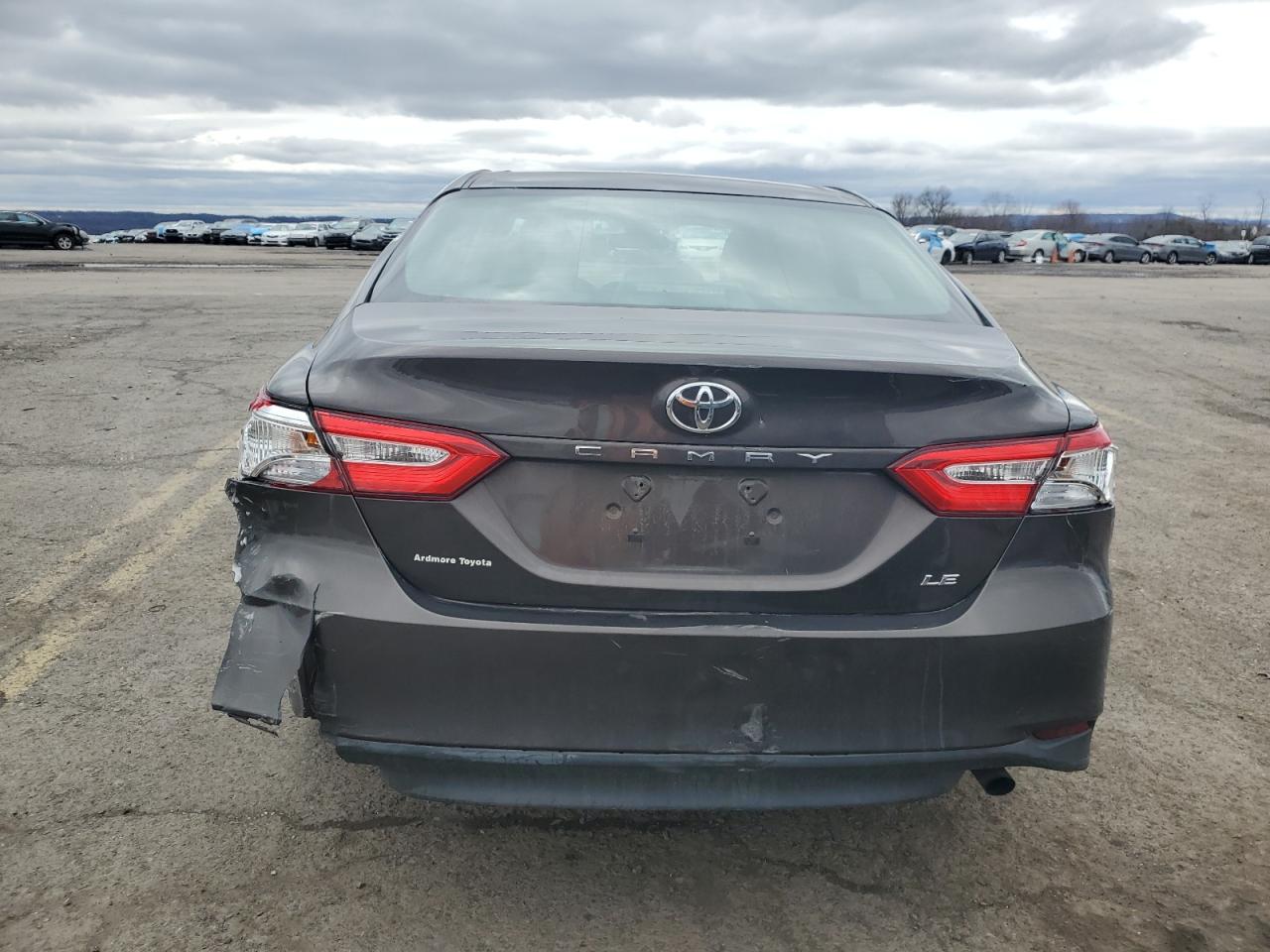4T1B11HK6JU139704 TOYOTA CAMRY 2018