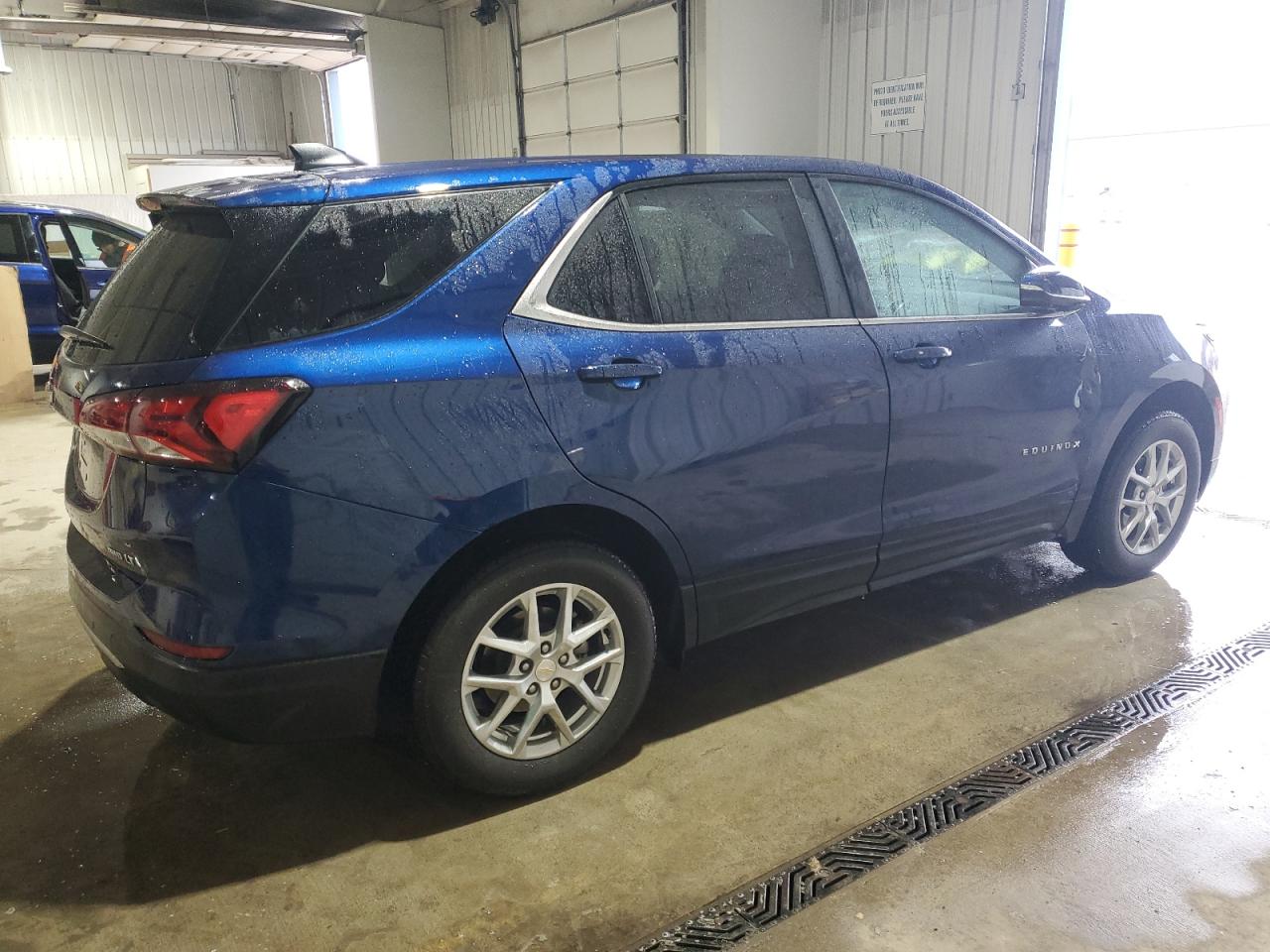 2023 Chevrolet Equinox - Image 3