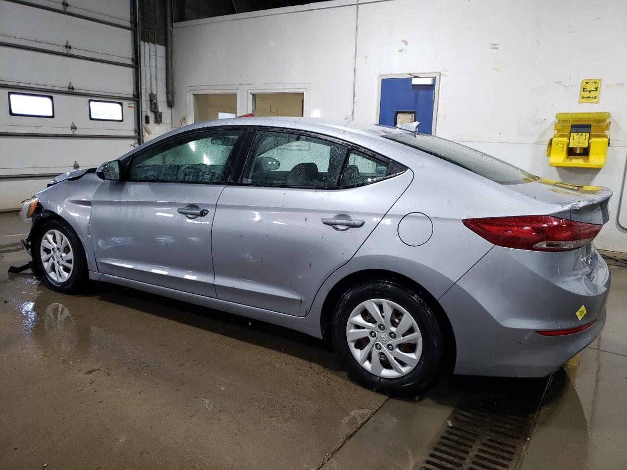 2017 Hyundai Elantra - Image 2