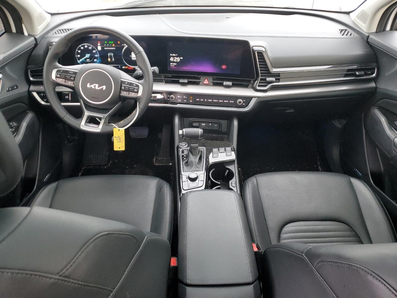 2024 Kia Sportage - Image 8