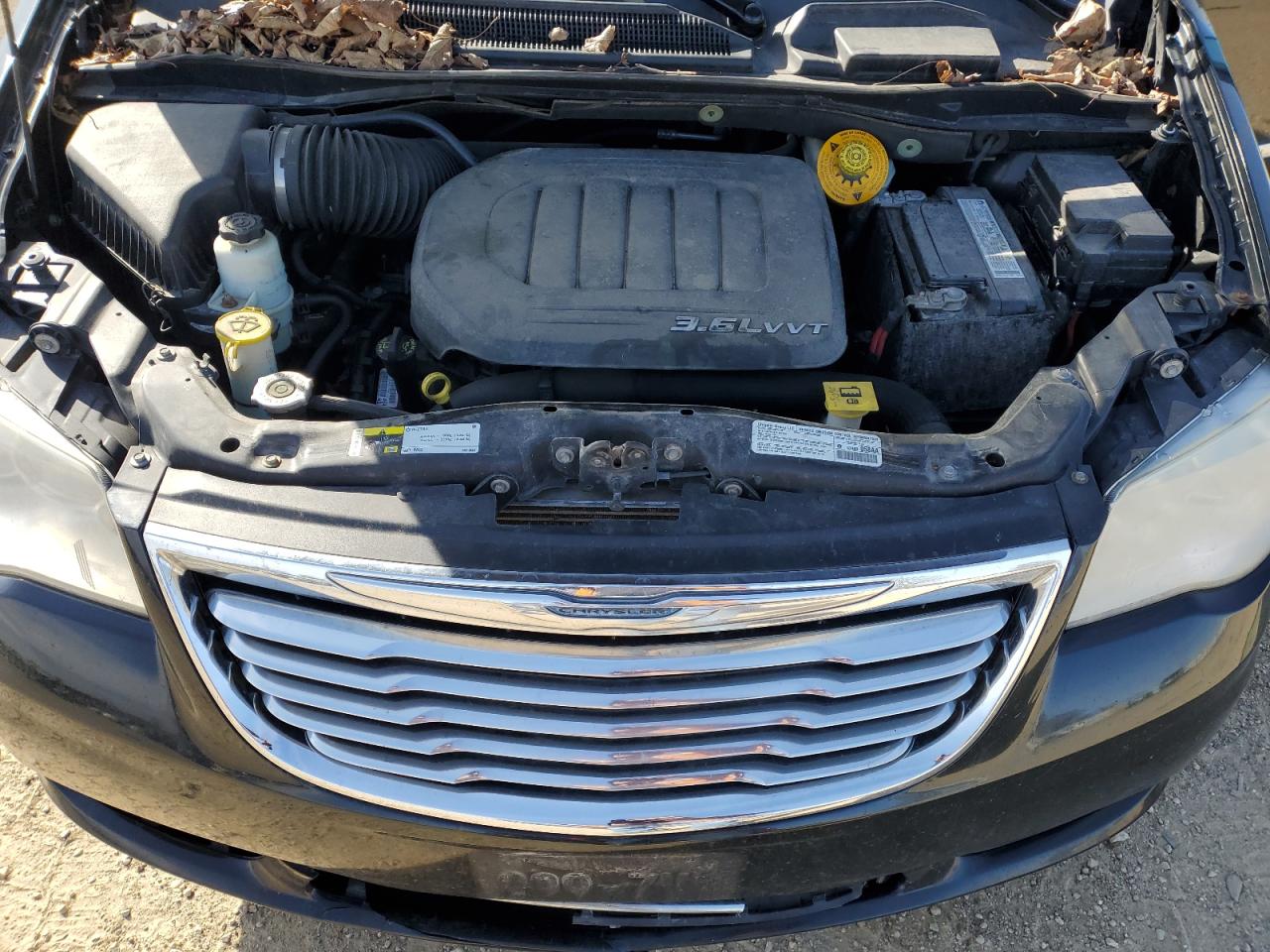 2014 Chrysler Town & Country - Image 12