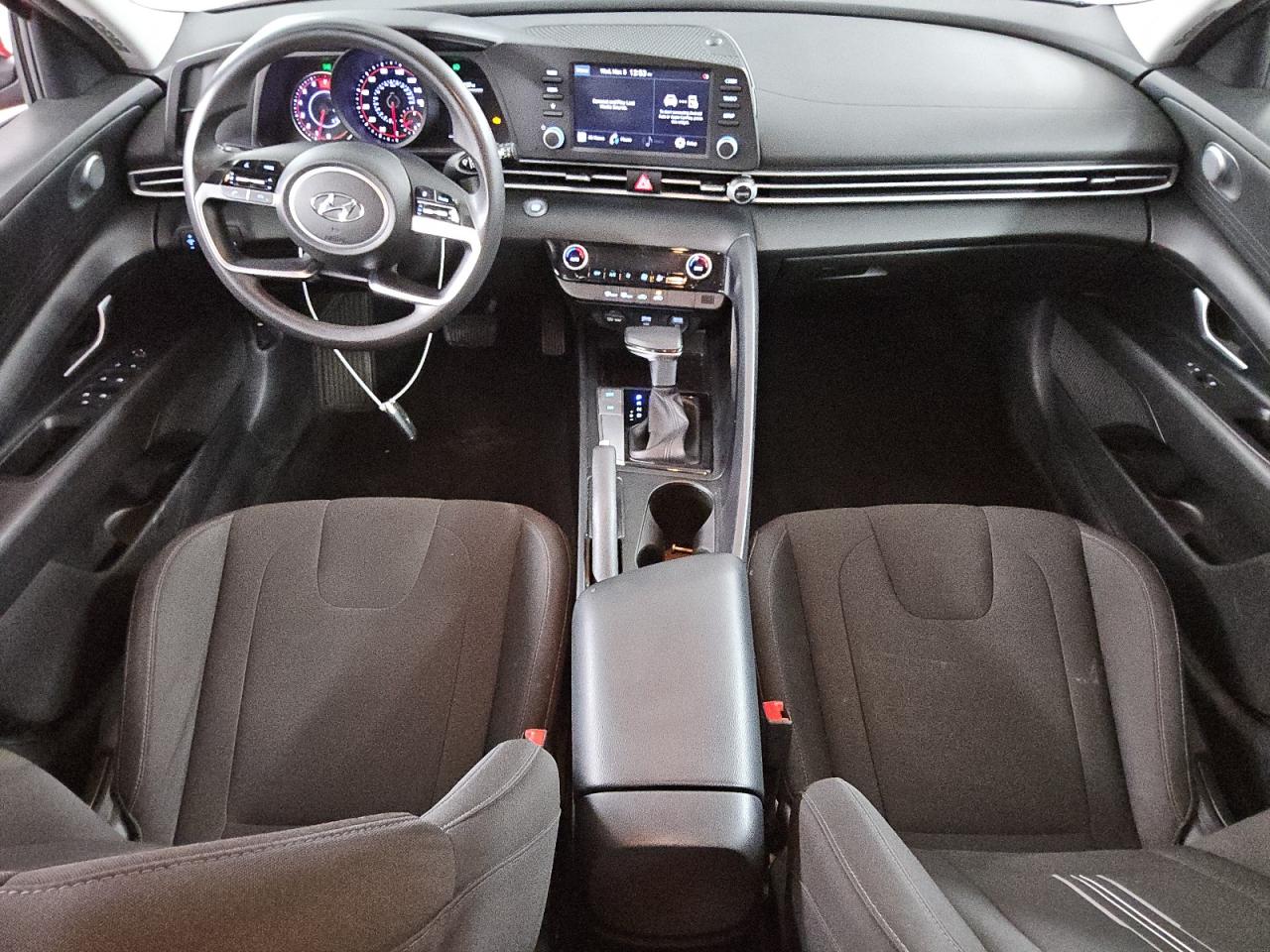 2021 Hyundai Elantra - Image 8