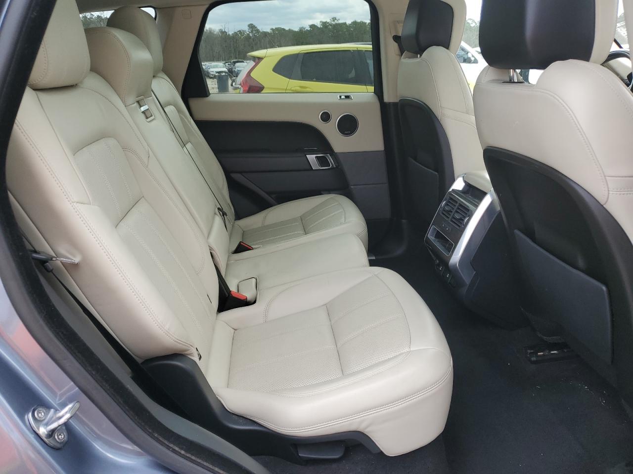 2018 Land Rover Range Rover - Image 11