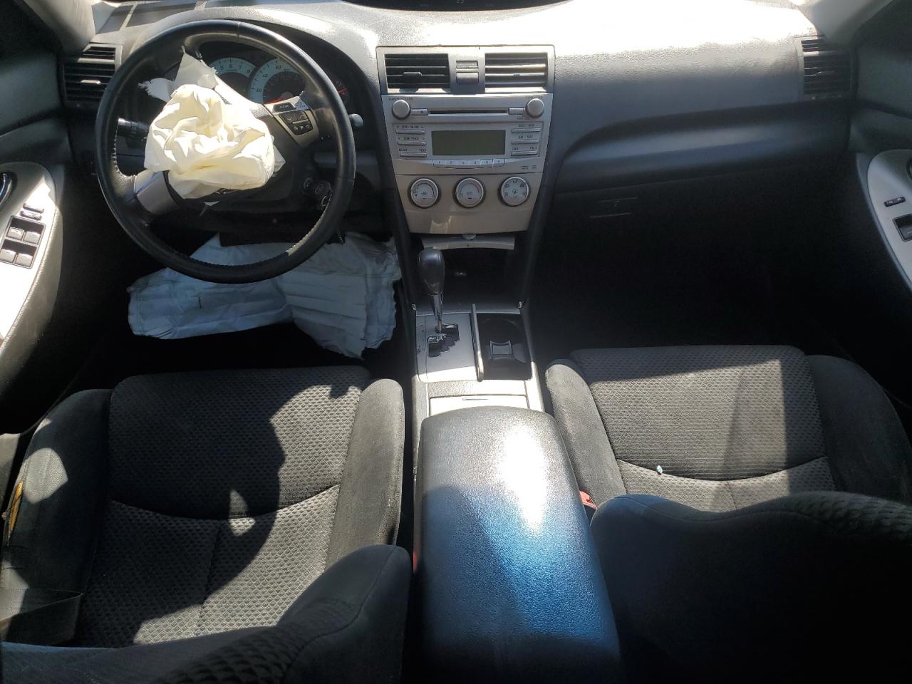 2010 Toyota Camry - Image 8