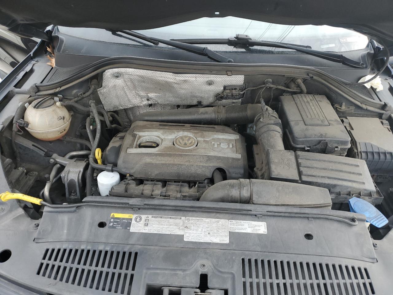 2017 Volkswagen Tiguan - Image 12