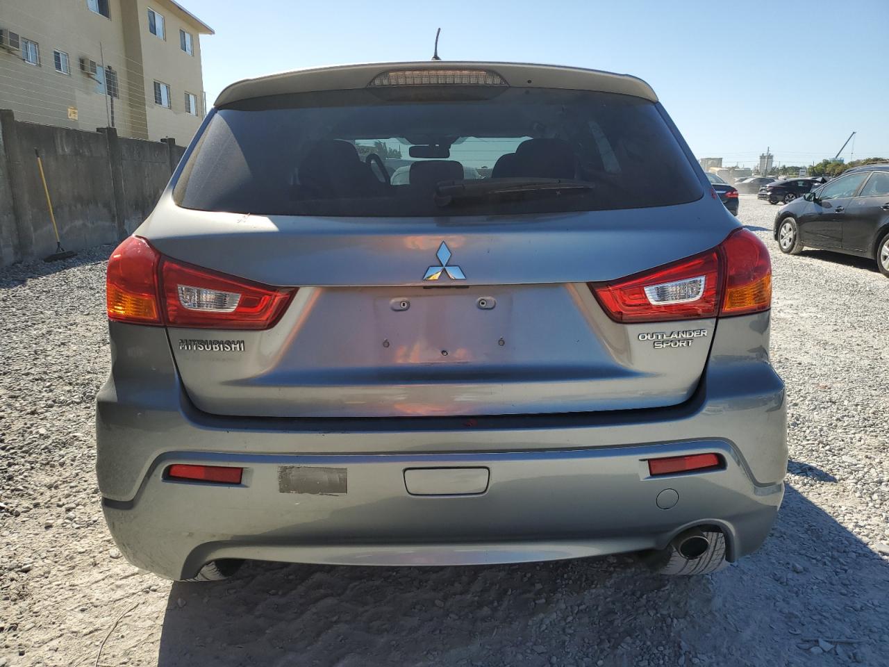 2012 Mitsubishi Outlander - Image 6