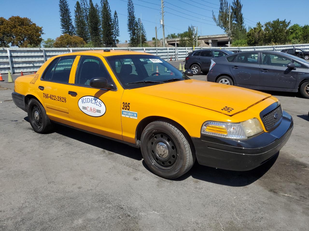 2011 Ford Crown Victoria - Image 4