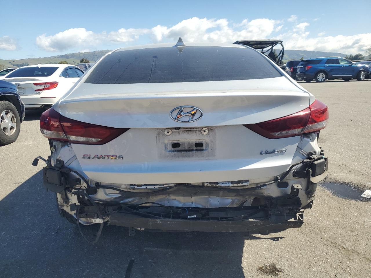 2017 Hyundai Elantra - Image 6