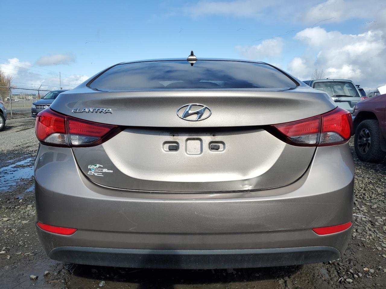 2016 Hyundai Elantra - Image 6