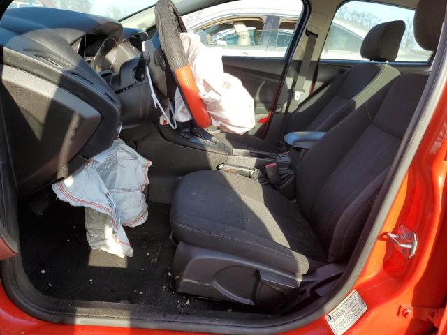 Sedans FORD FOCUS 2015 Red