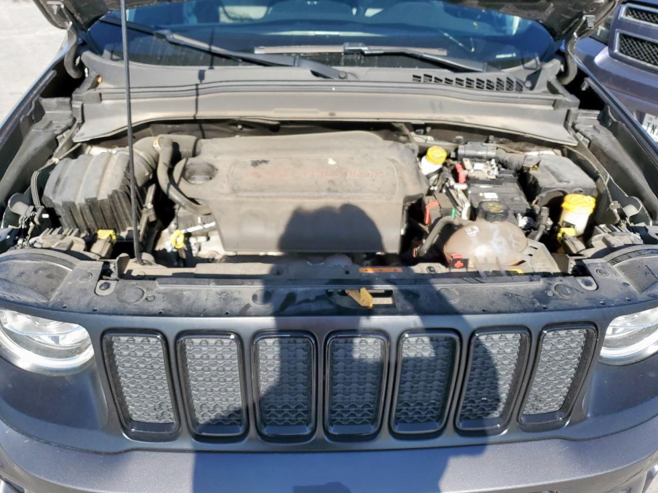 2020 Jeep Renegade - Image 13