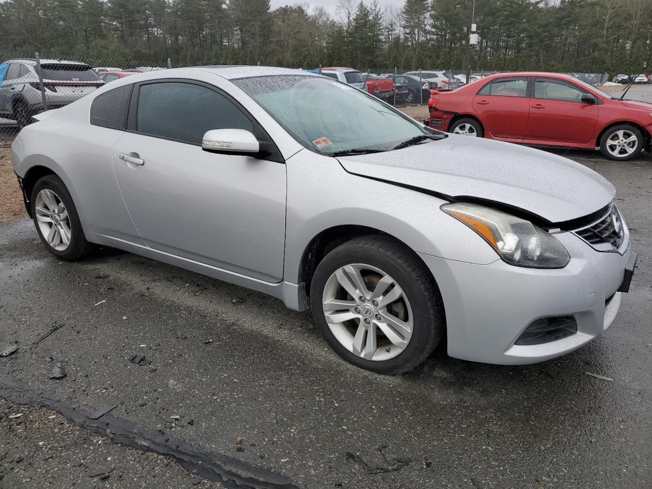2010 Nissan Altima - Image 4