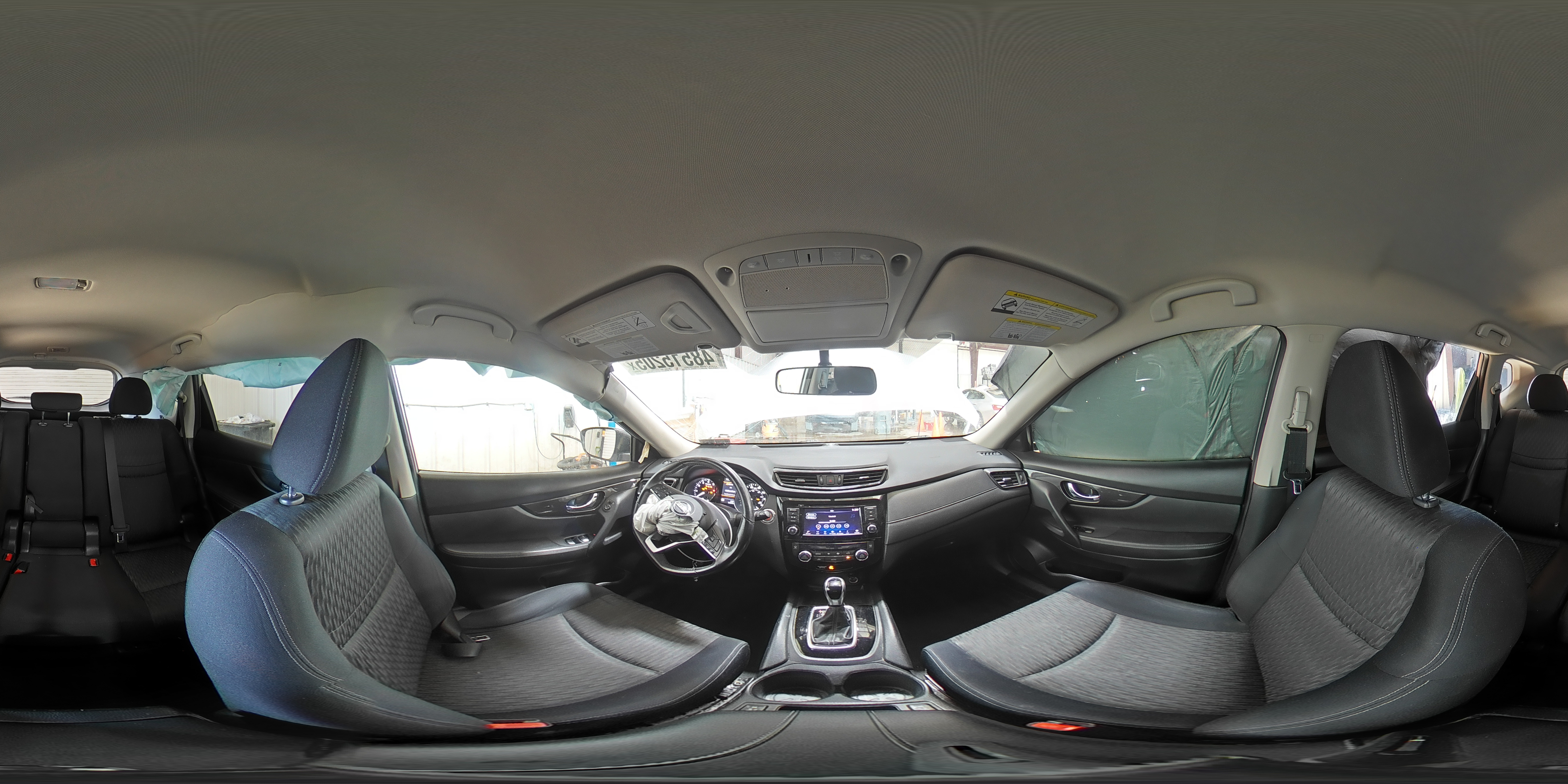 2018 Nissan Rogue - Image 16