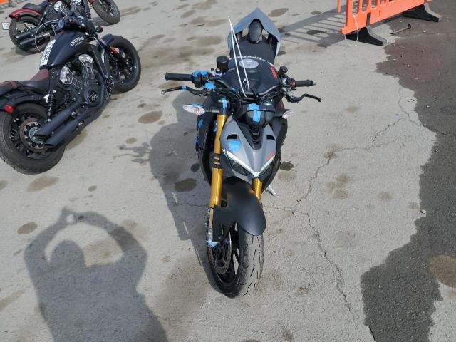 2024 DUCATI STREETFIGHTER V4