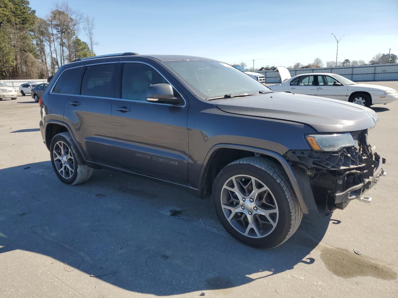 2018 Jeep Grand Cherokee - Image 4