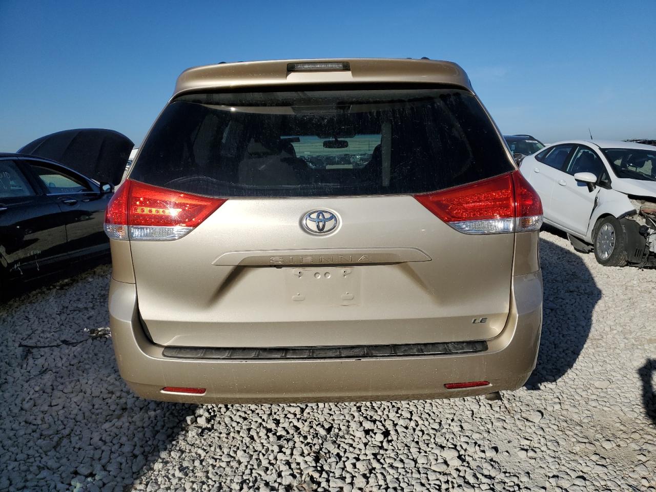 2011 Toyota Sienna - Image 6