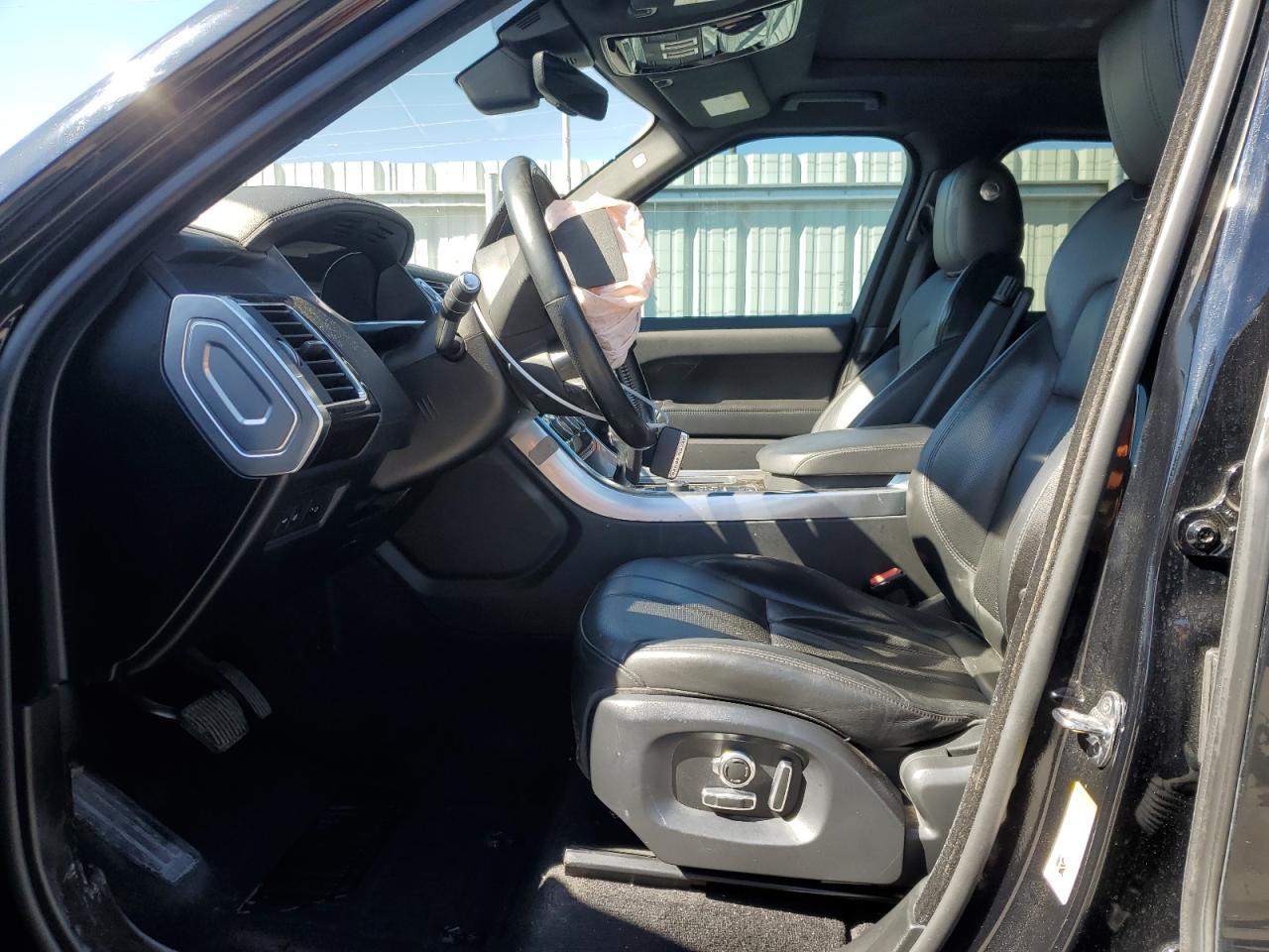 2017 Land Rover Range Rover - Image 7