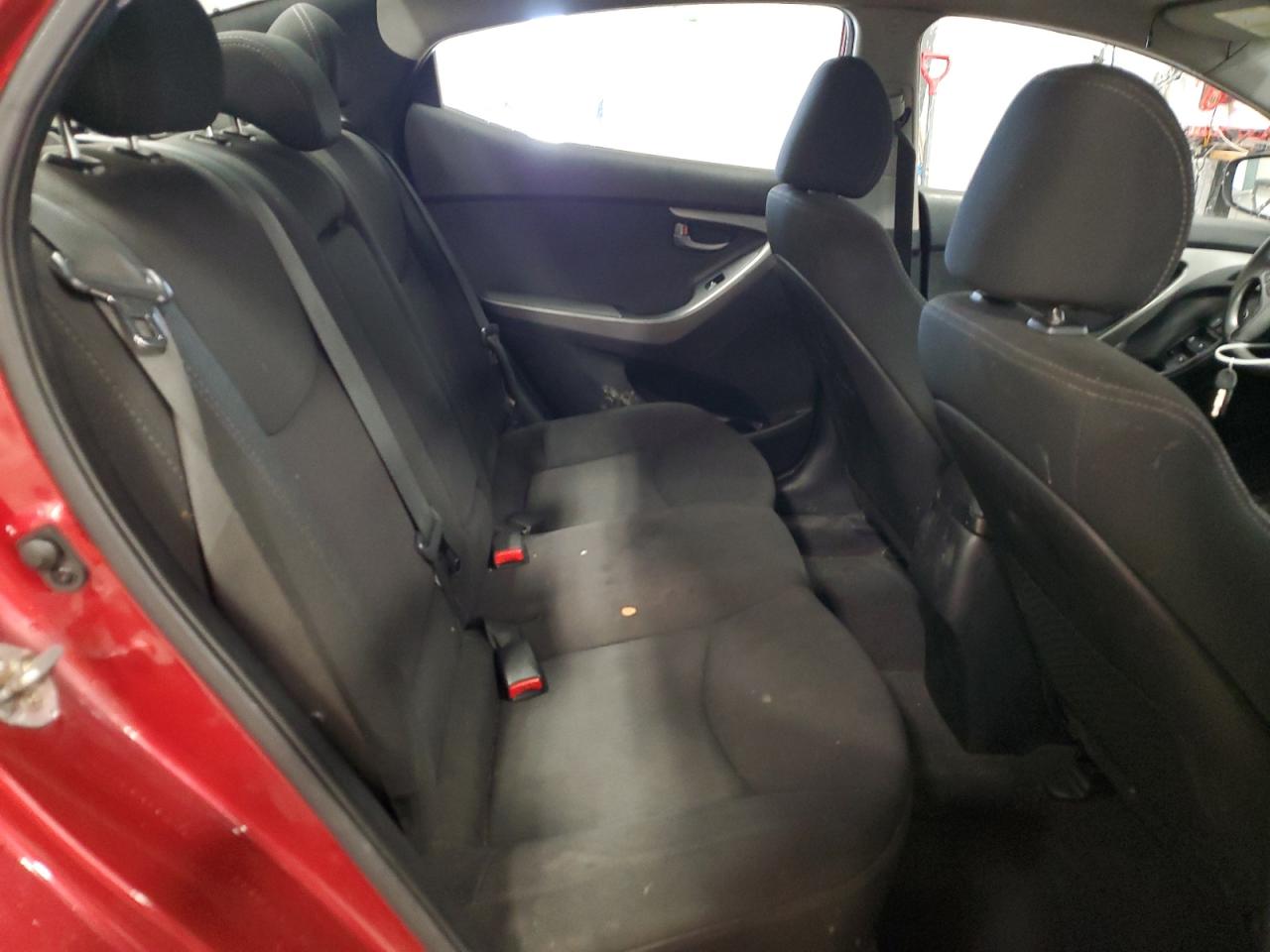 2016 Hyundai Elantra - Image 10