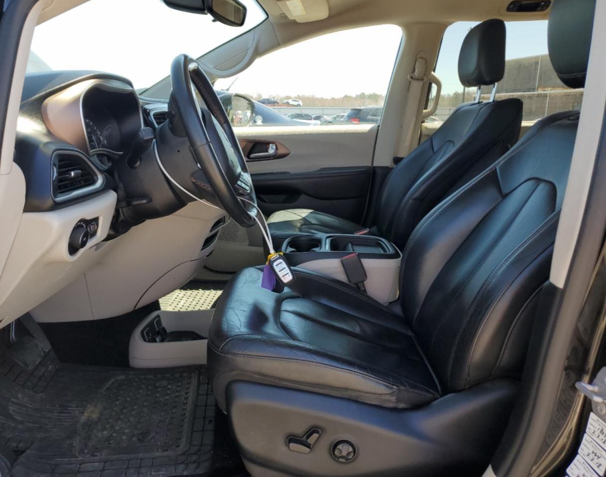 2018 Chrysler Pacifica - Image 7