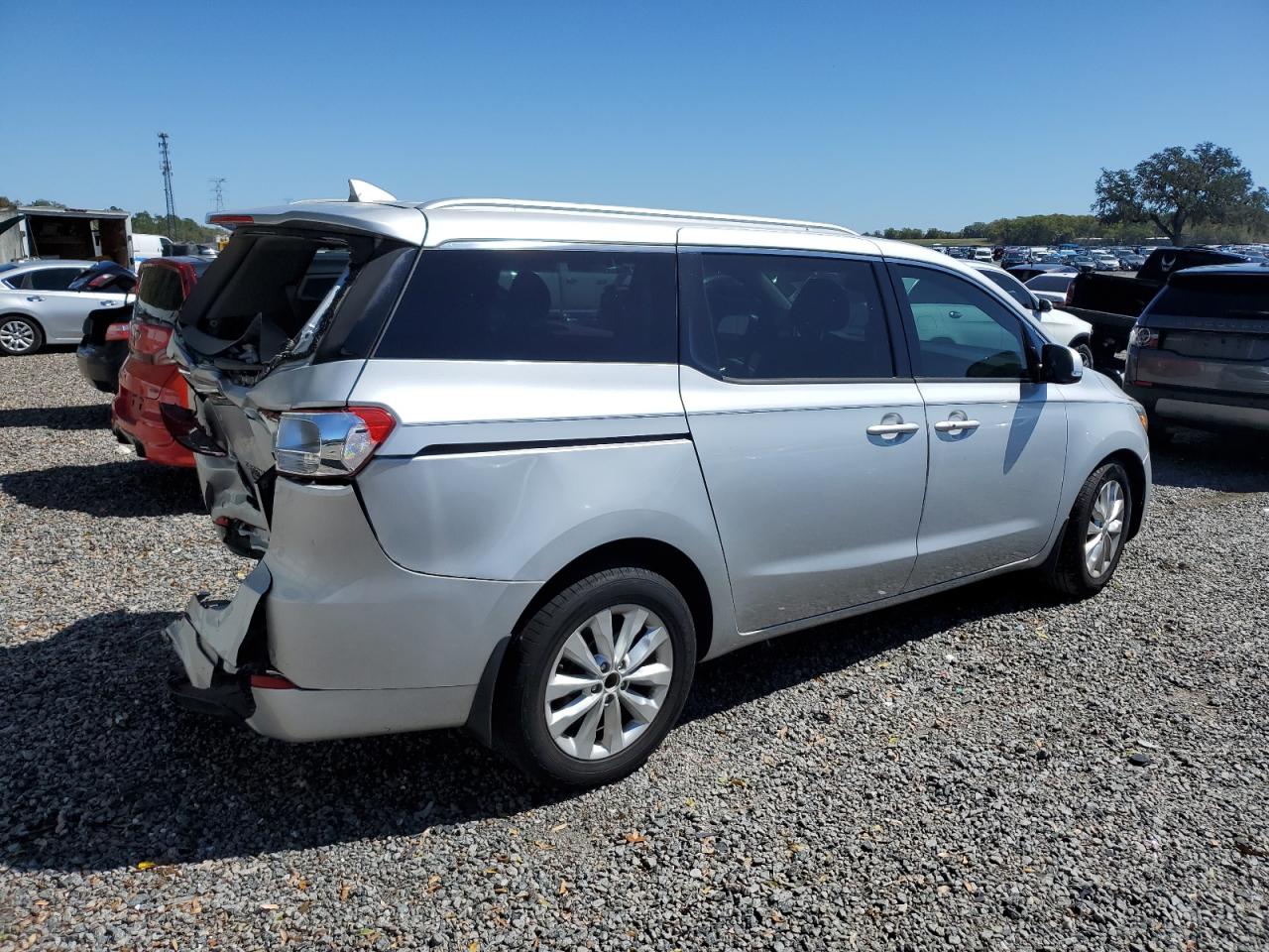 2018 Kia Sedona - Image 3