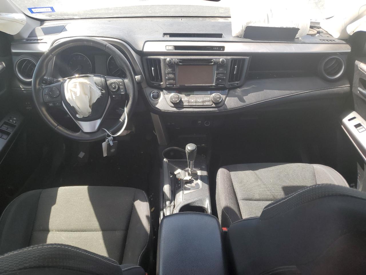 2018 Toyota RAV 4 - Image 8