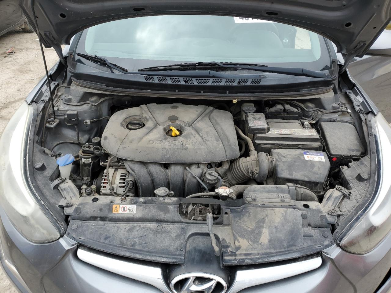 2016 Hyundai Elantra - Image 11