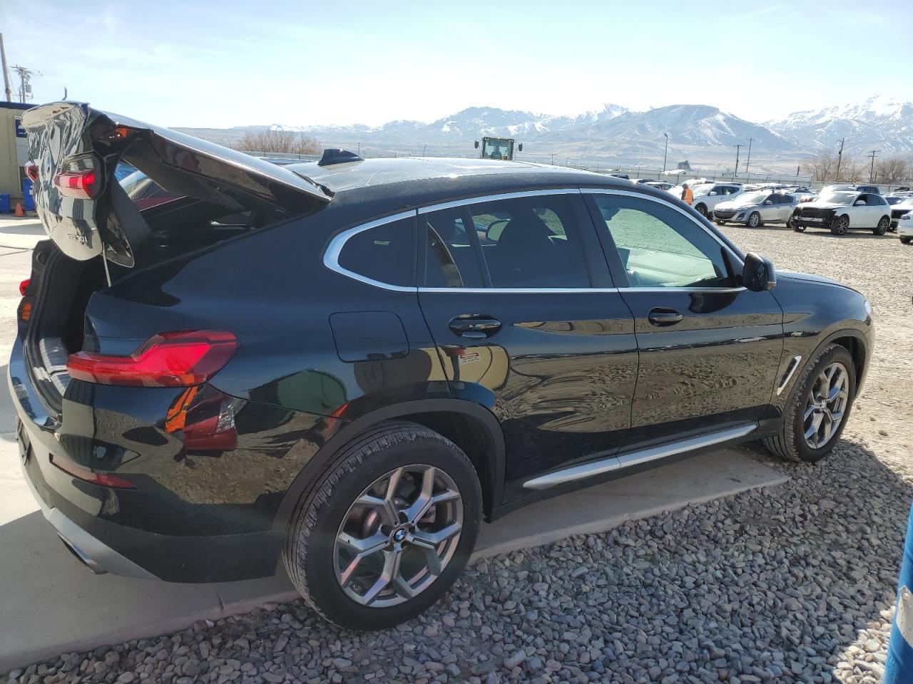 2024 BMW X4 - Image 3