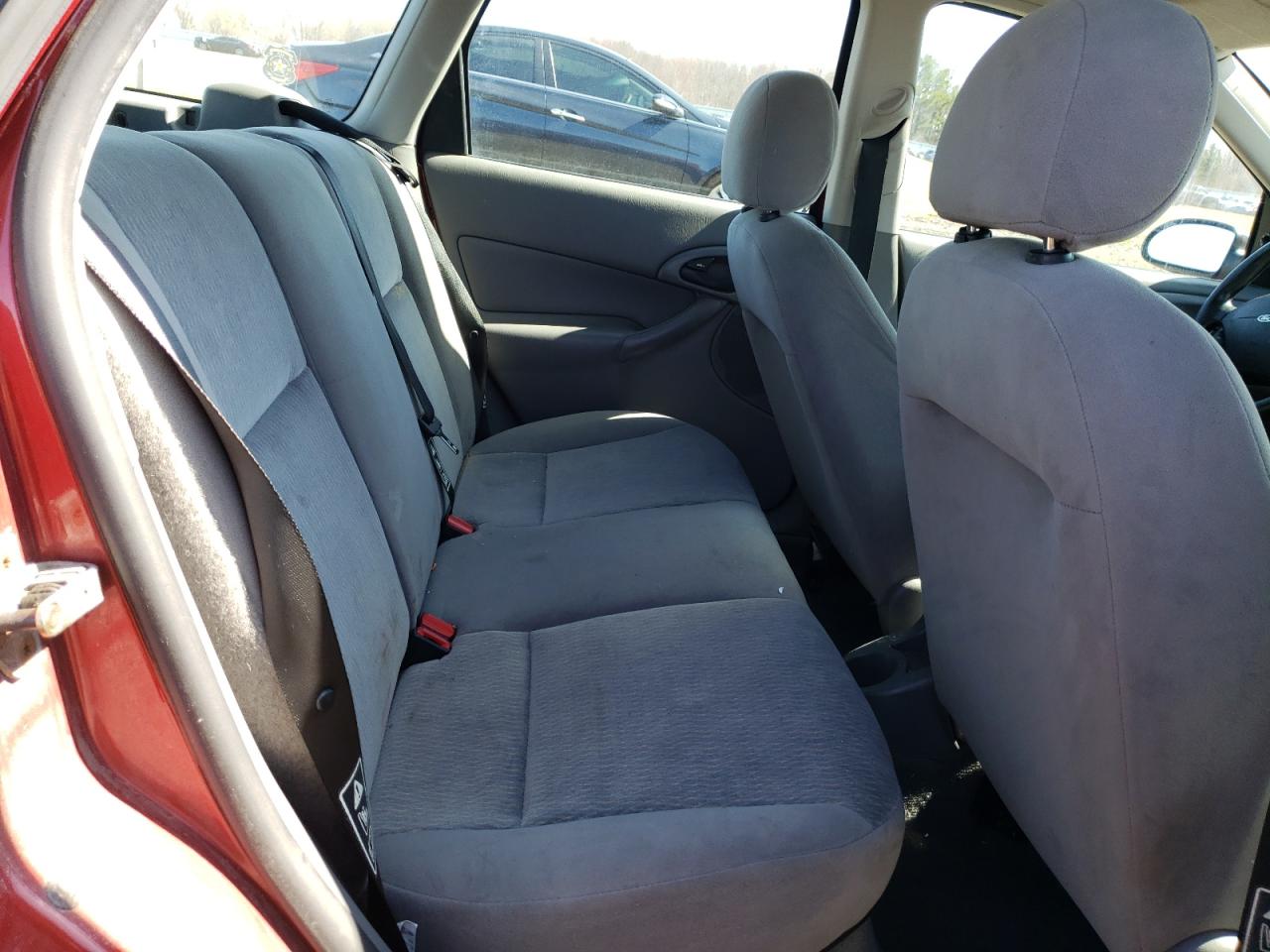 2001 Ford Focus - Image 10