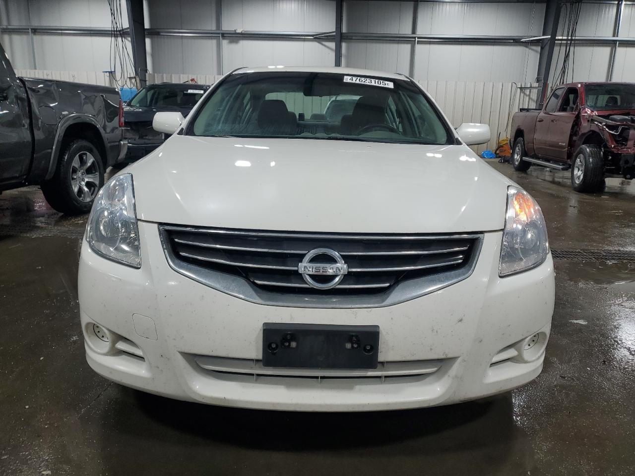 2010 Nissan Altima - Image 5