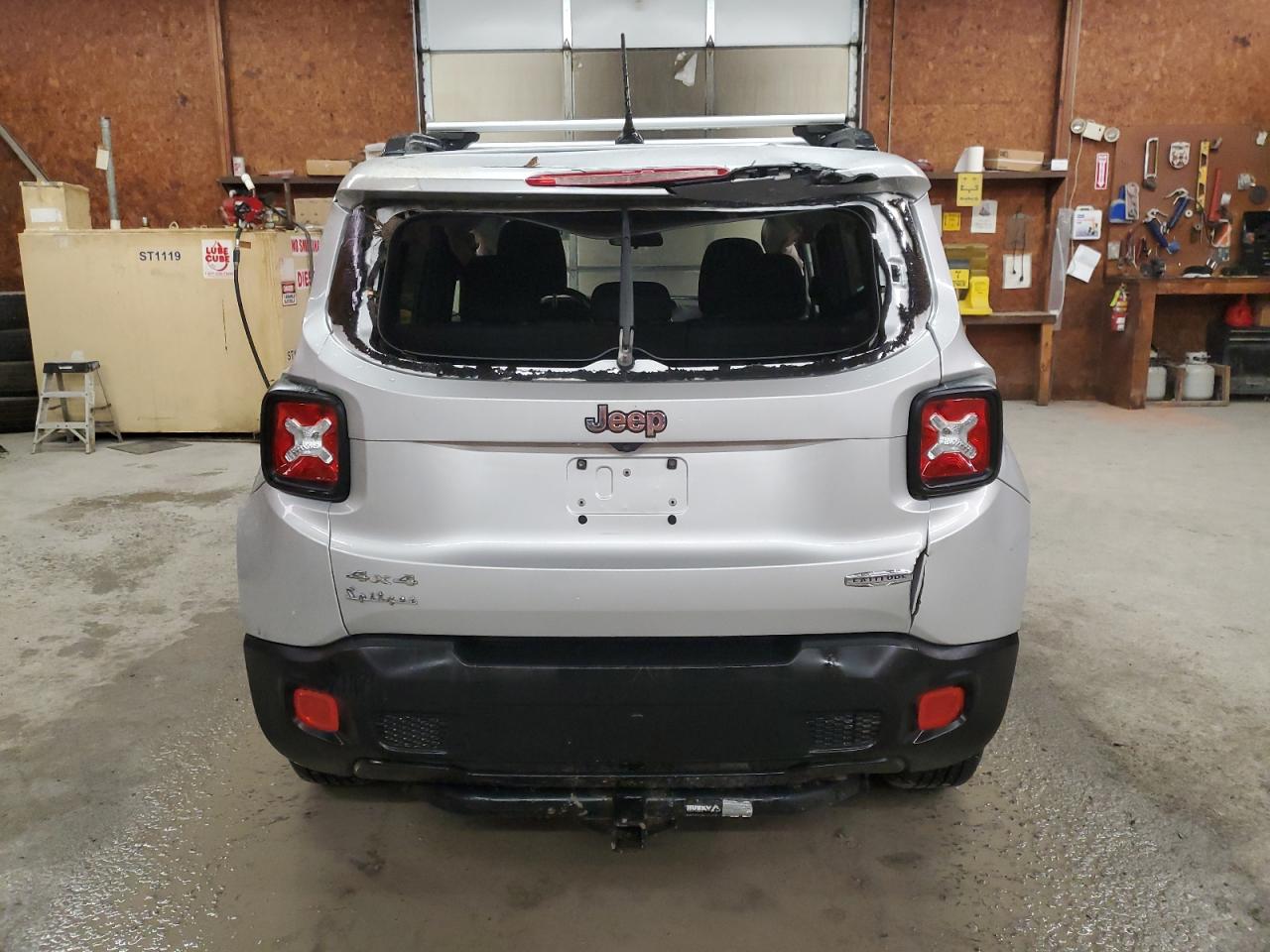 2016 Jeep Renegade - Image 6