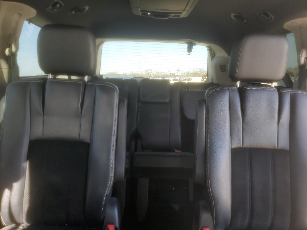 2016 Dodge Caravan - Image 10