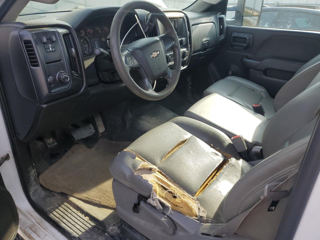 2015 Chevrolet Silverado - Image 8