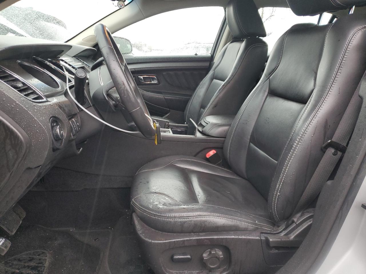 2010 Ford Taurus - Image 7