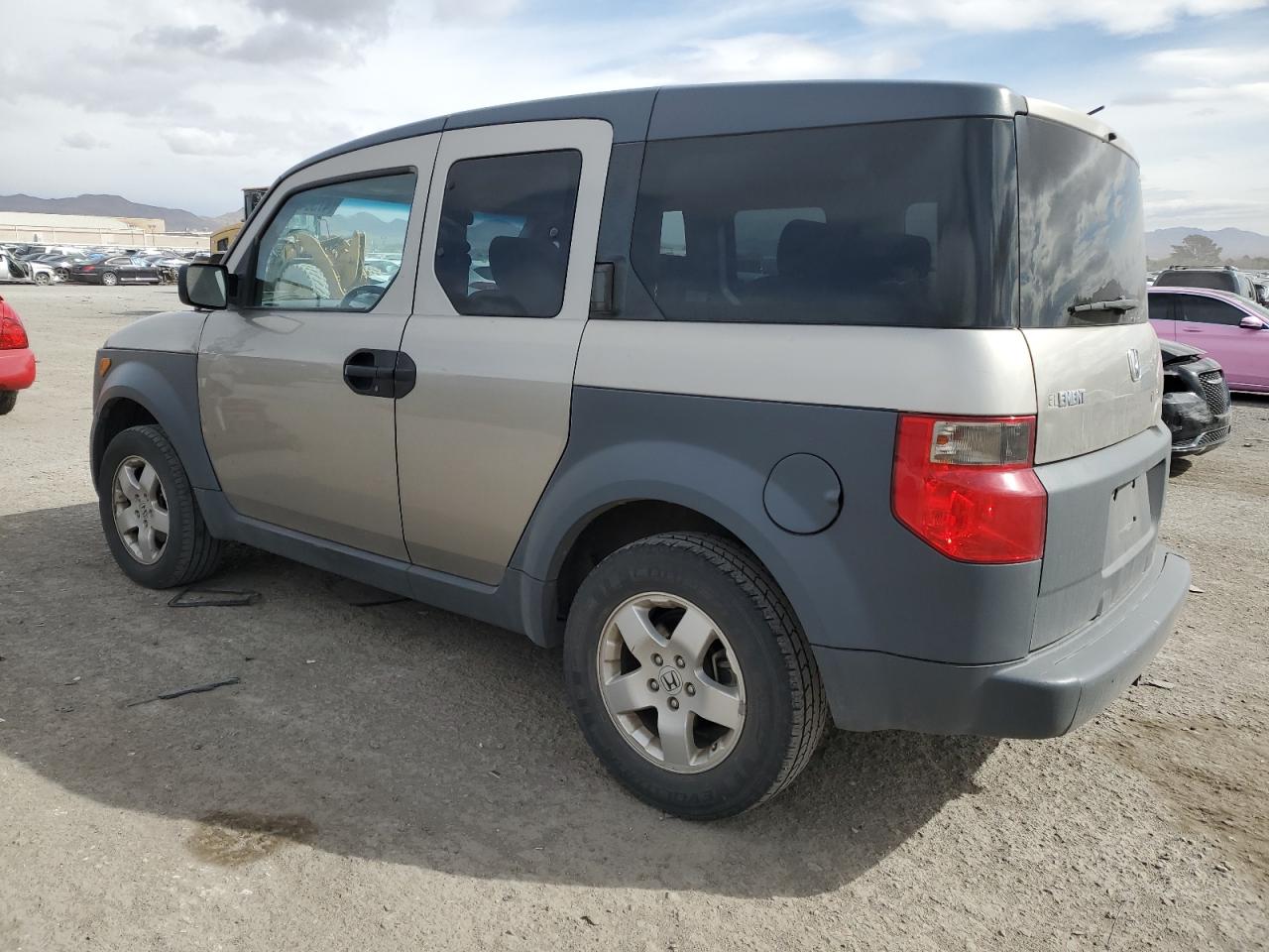 2004 Honda Element - Image 2