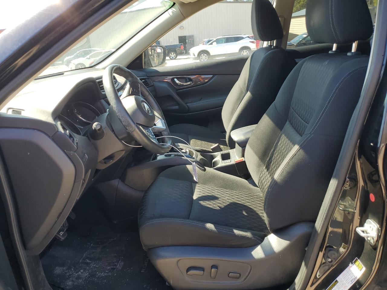 KNMAT2MV7JP509671 NISSAN ROGUE 2018