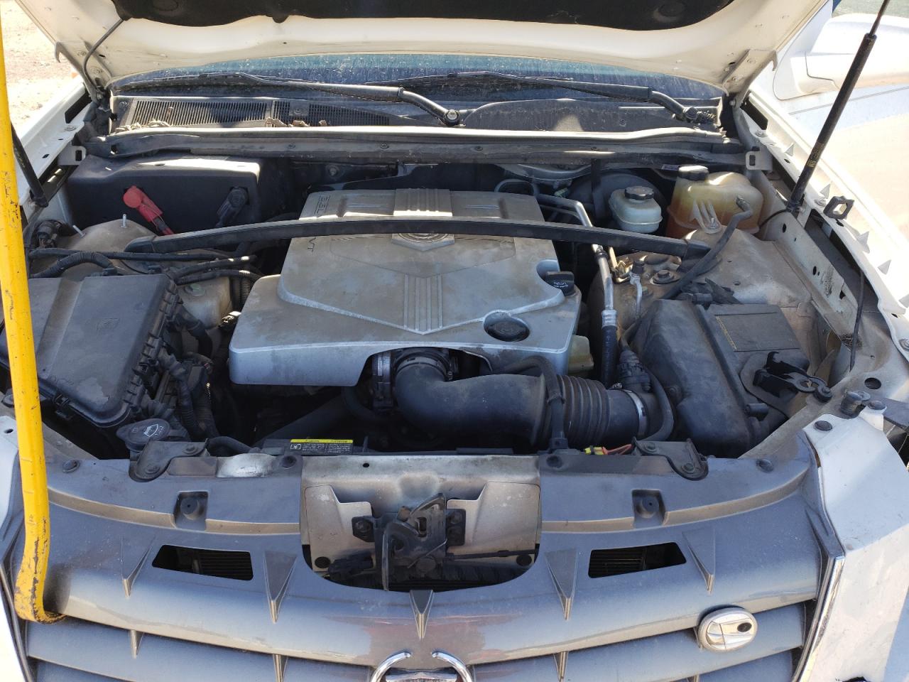2004 Cadillac SRX - Image 12