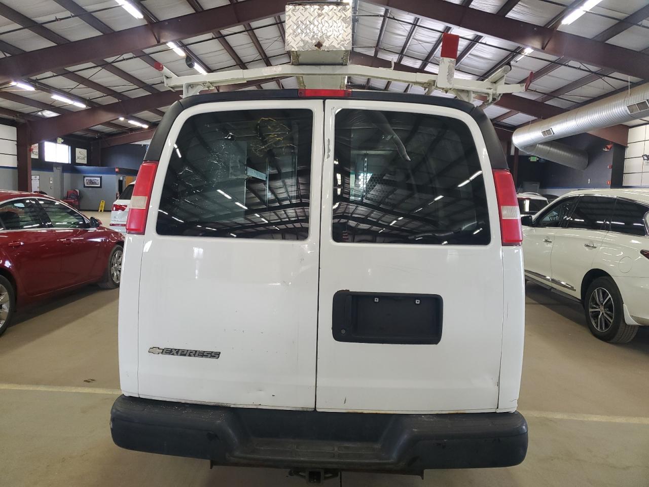 2012 Chevrolet Express - Image 6