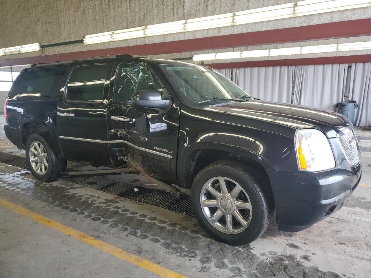 2009 GMC Yukon - Image 4