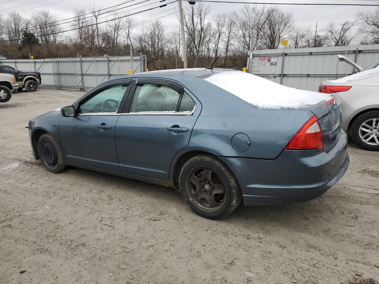 2011 Ford Fusion - Image 2