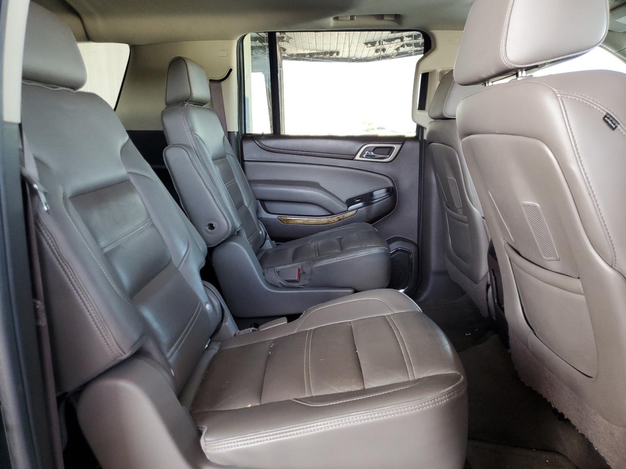 2016 GMC Yukon - Image 10