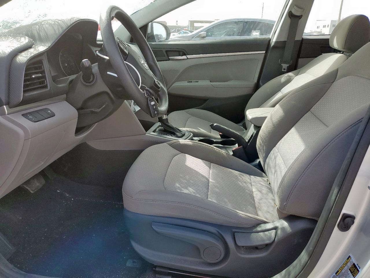 2019 Hyundai Elantra - Image 7