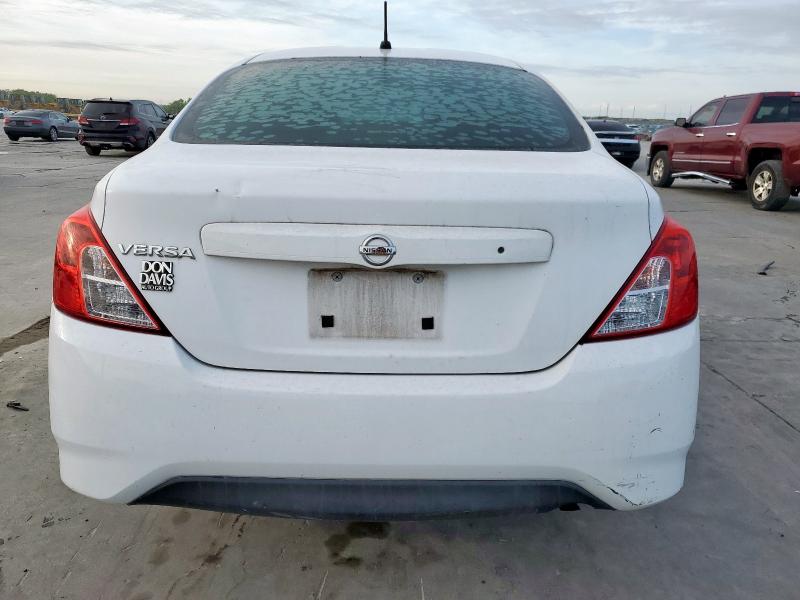  NISSAN VERSA 2017 Білий