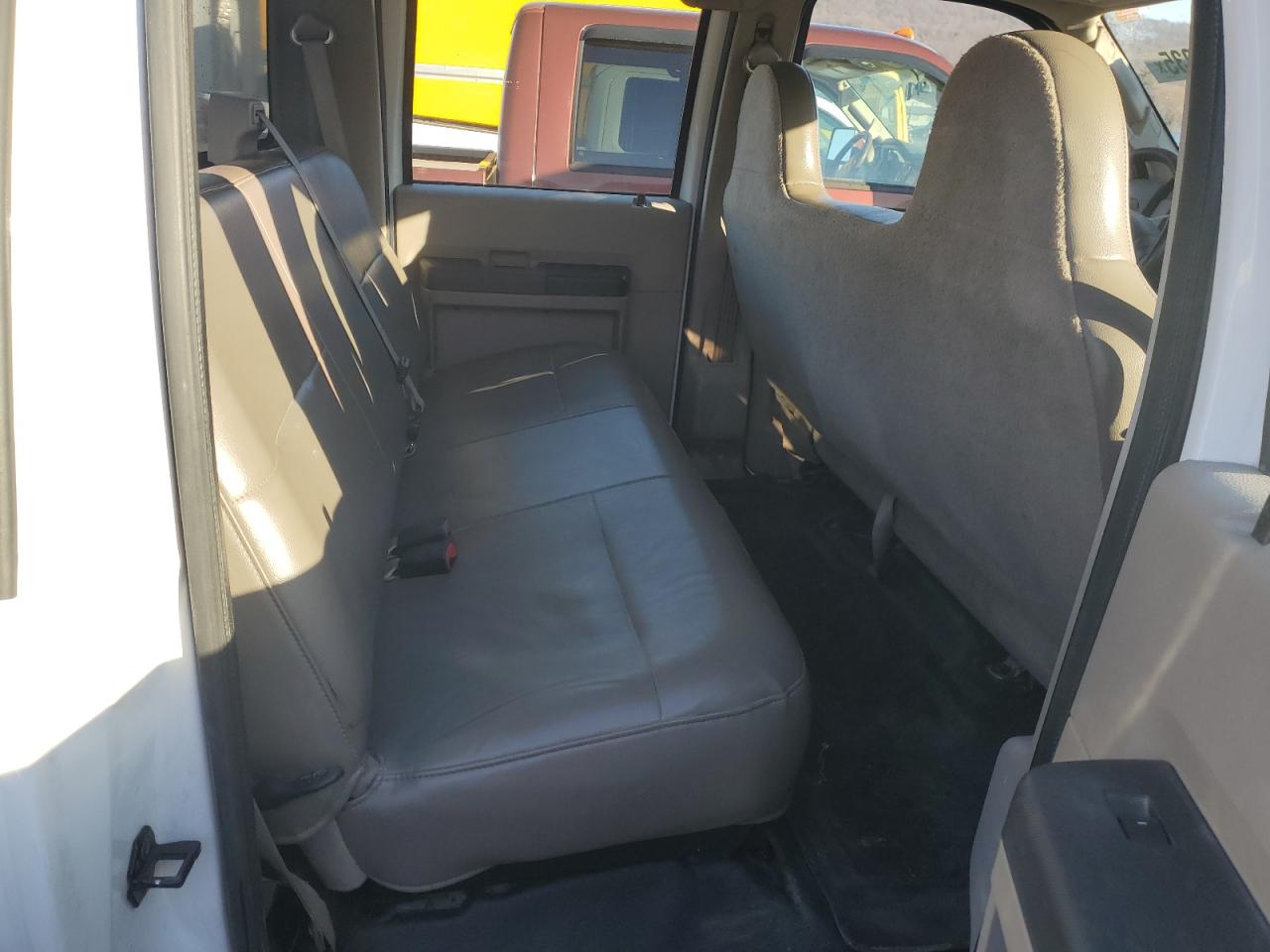 2008 Ford F350 - Image 11