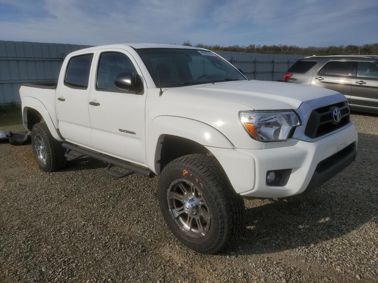 2013 Toyota Tacoma - Image 4