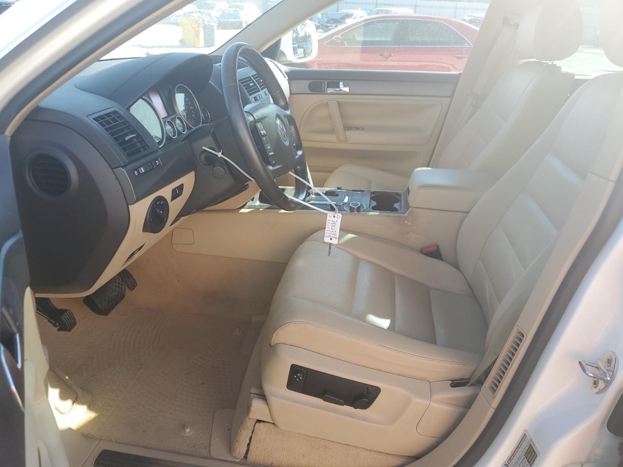 2008 Volkswagen Touareg - Image 7