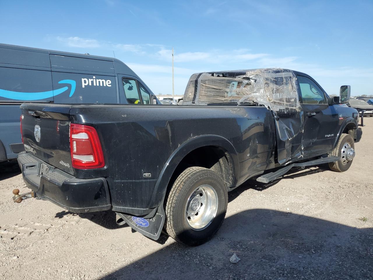 2022 RAM 3500 - Image 3