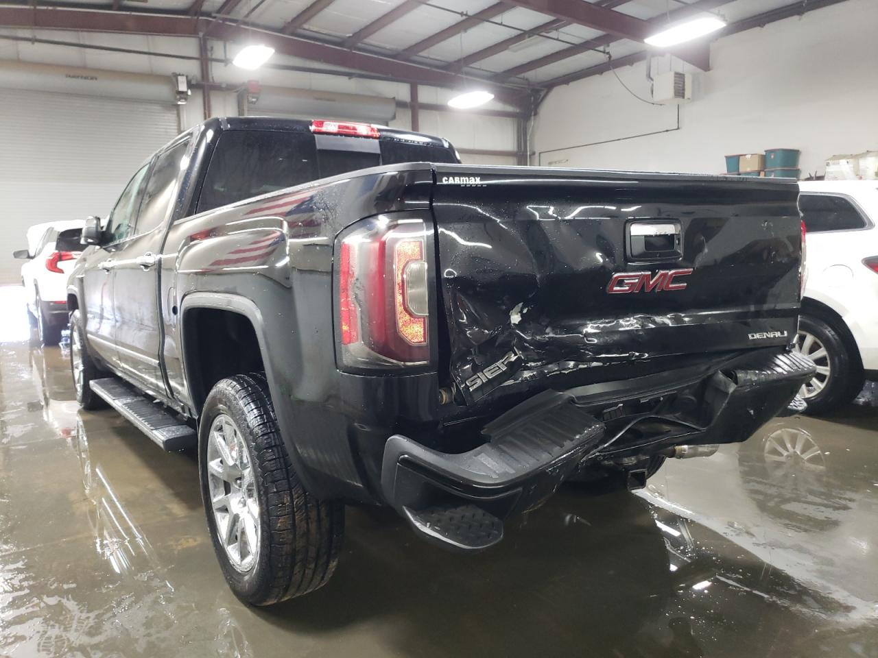 2017 GMC Sierra - Image 2